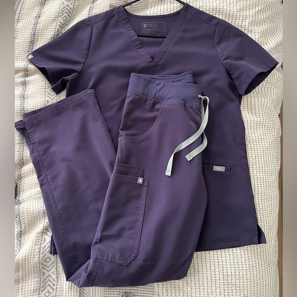 Figs Purple Fitted Short Sleeve Top
